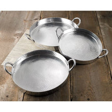 Load image into Gallery viewer, Round Hammered Scalloped Serving Tray