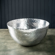 Load image into Gallery viewer, Round Scallop Edged Hammered Bowl